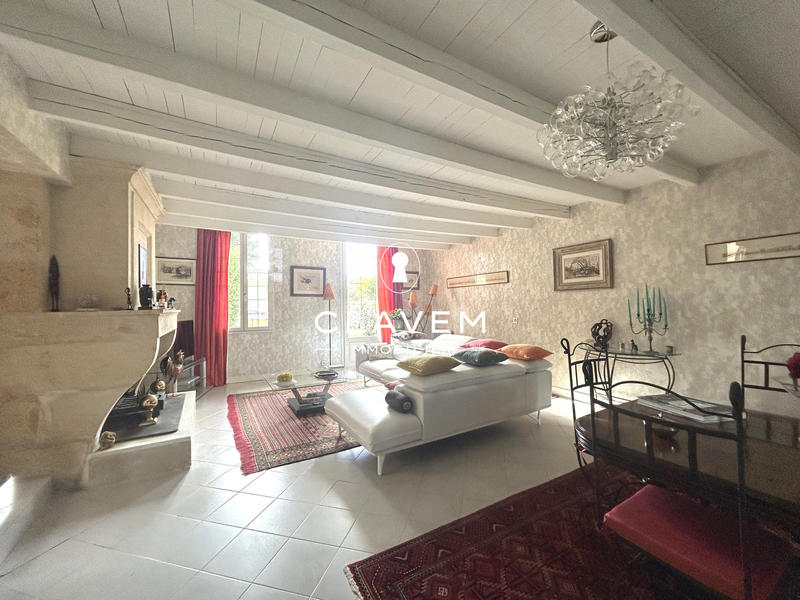 Maison - 208 m² - 7 pièces