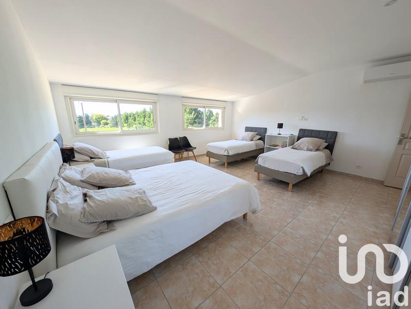 Maison - 279 m² - 9 pièces