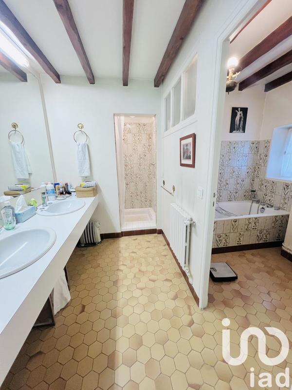 Maison - 275 m² - 9 pièces