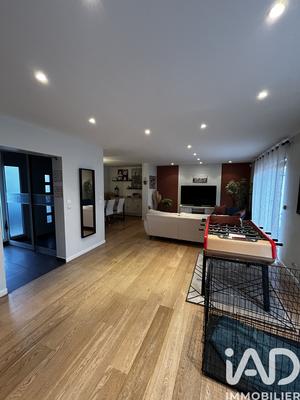 Maison - 180 m² - 8 pièces