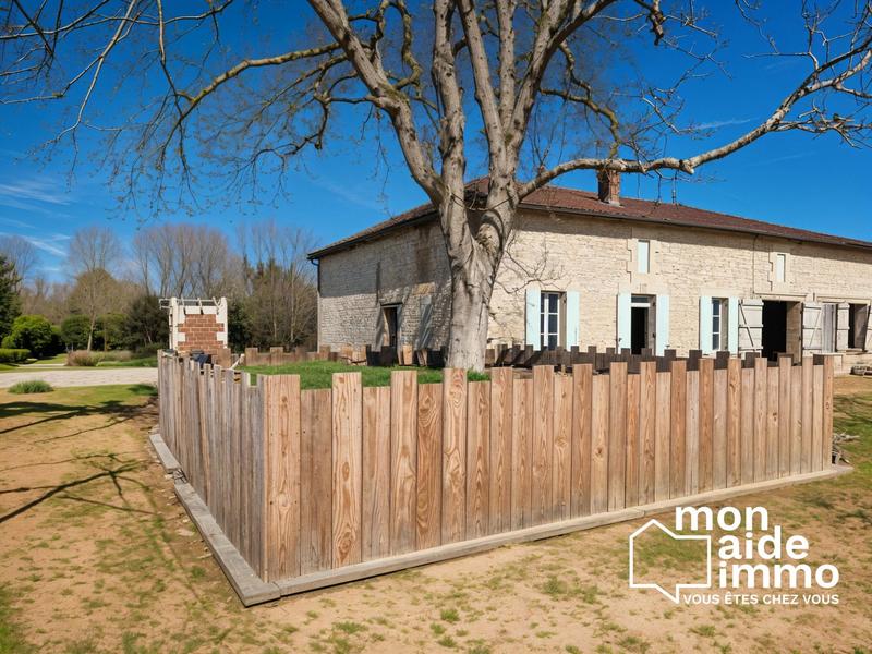 Maison - 460 m² - 8 pièces