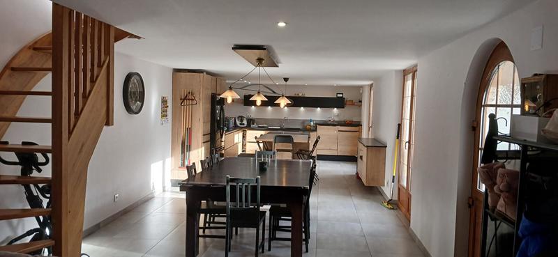 Propriété - 216 m² - 10 pièces
