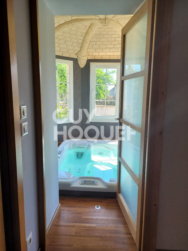 Villa - 258 m² - 8 pièces