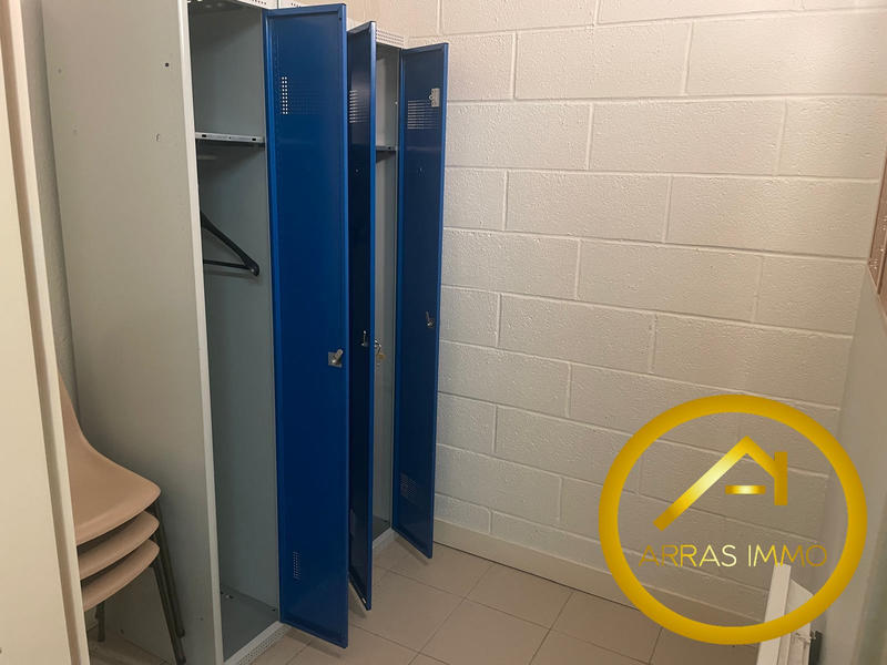 Local commercial - 608 m²