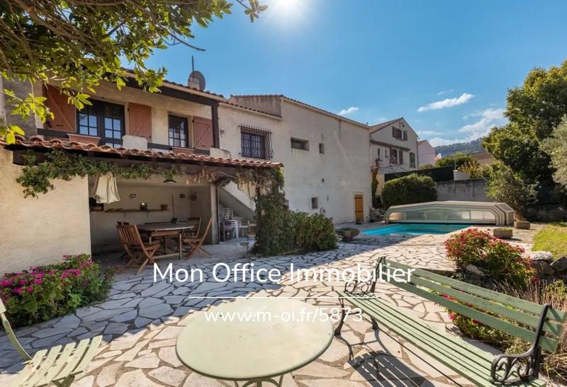 Maison - 140 m² - 6 pièces