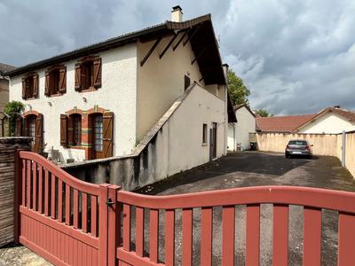 Maison - 180 m² - 9 pièces