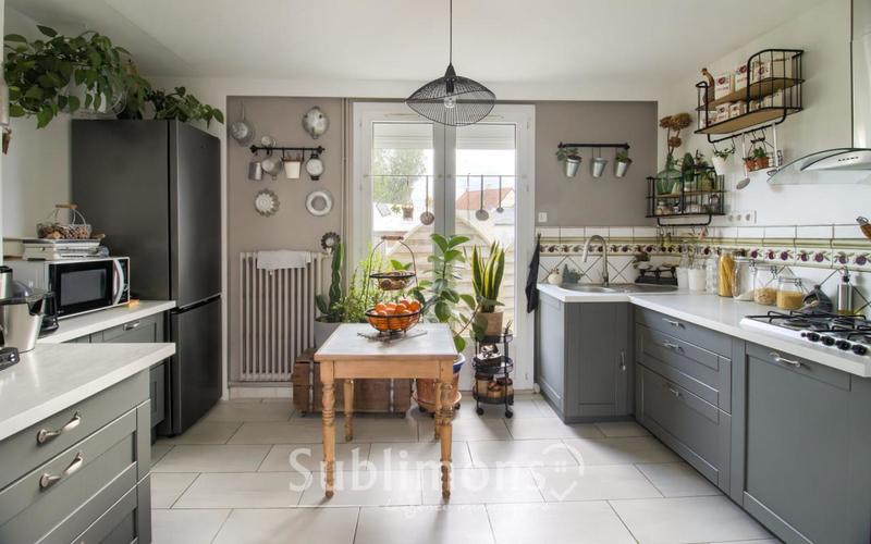 Maison - 88 m² - 5 pièces