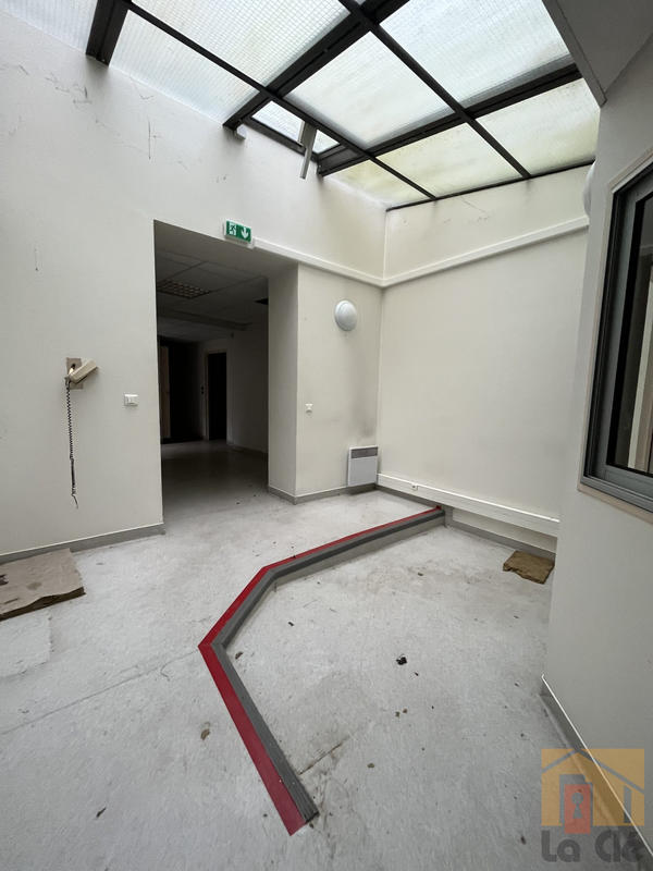 Local commercial - 177 m² - 6 pièces