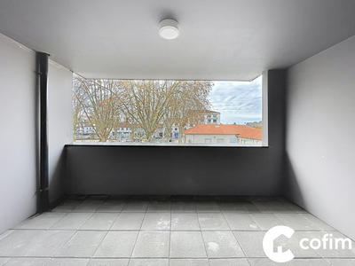 Appartement - 80 m² - 3 pièces