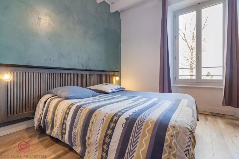 Propriété - 277 m² - 13 pièces