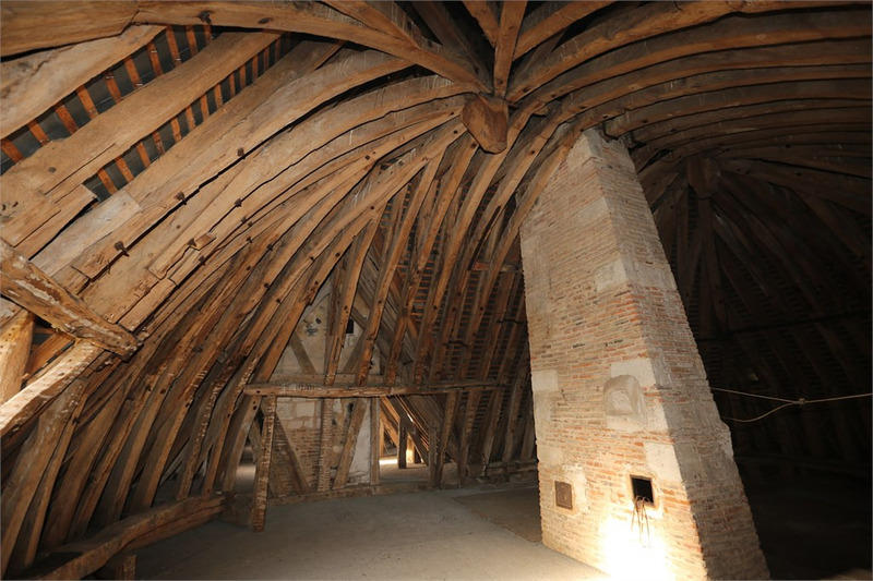 Château - 1 200 m² - 20 pièces