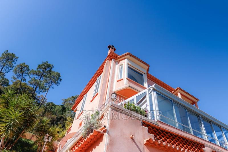 Maison - 180 m² - 6 pièces