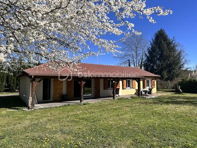 Propriété - 107 m² - 6 pièces