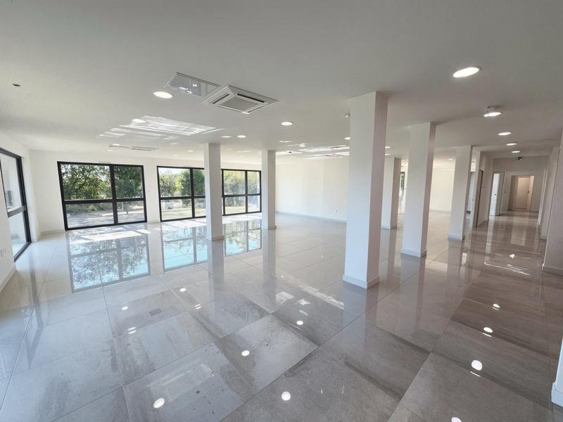 Bureau - 575 m² - 18 pièces