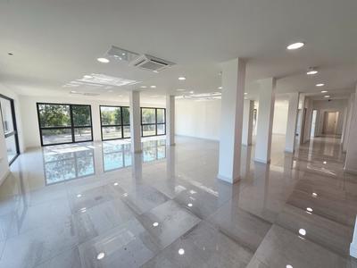 Bureau - 575 m² - 18 pièces