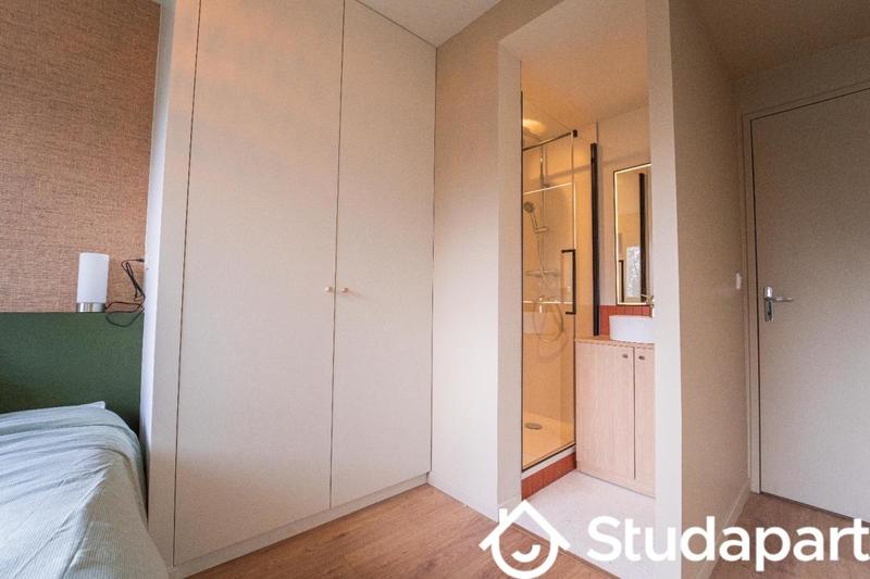 Chambre - 11 m² - 1 pièce