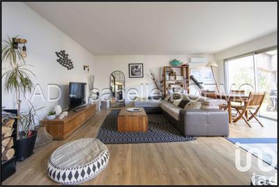 Maison - 216 m² - 9 pièces