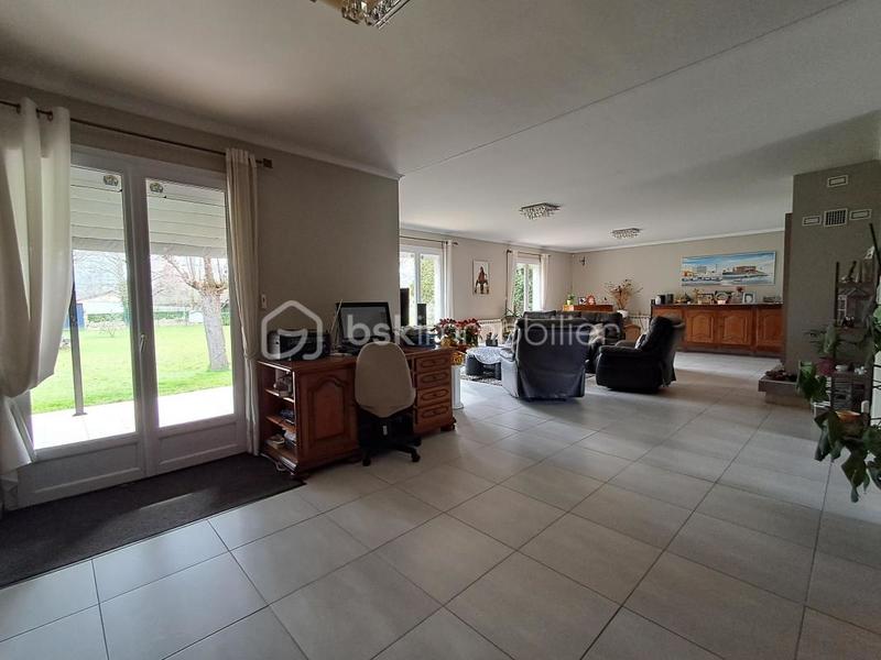 Maison traditionnelle - 168 m² - 4 pièces