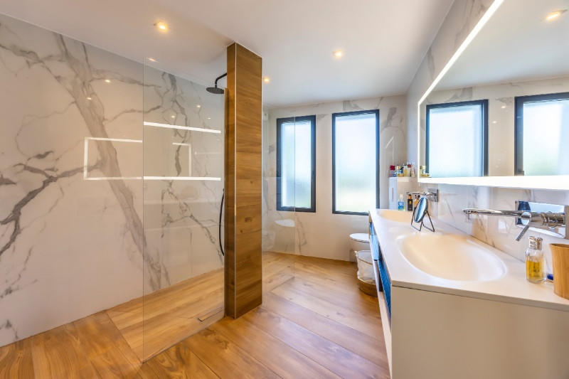 Maison - 260 m² - 6 pièces