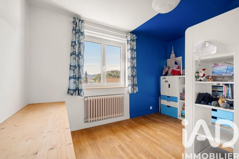 Maison - 228 m² - 7 pièces