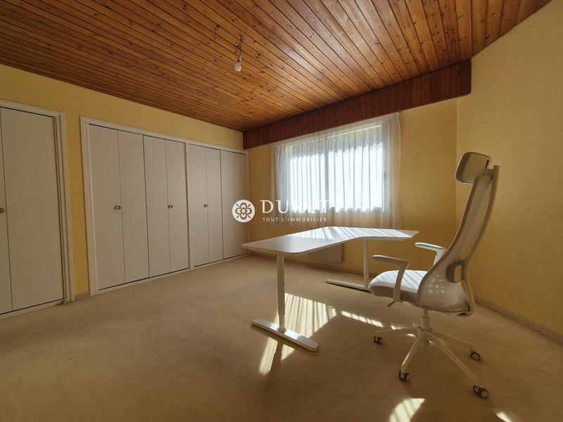 Maison traditionnelle - 220 m² - 5 pièces