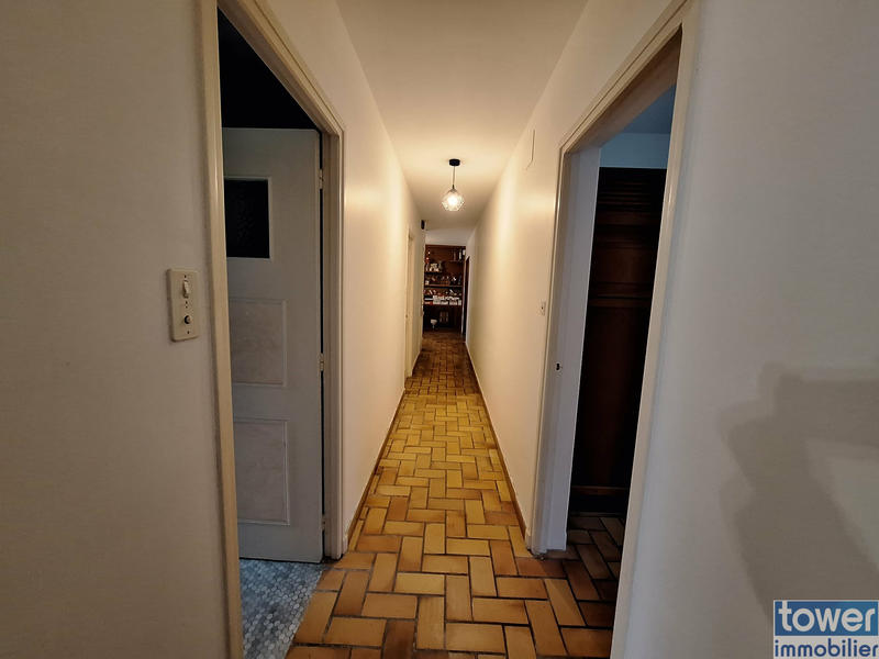 Maison - 261 m² - 11 pièces