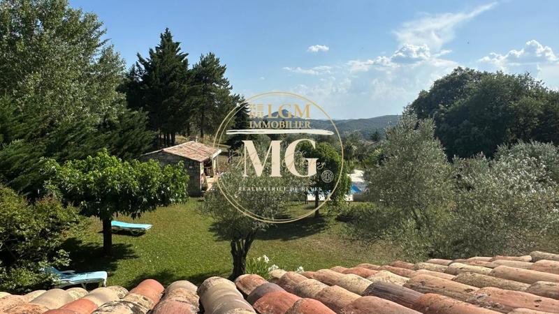 Maison - 219 m² - 4 pièces