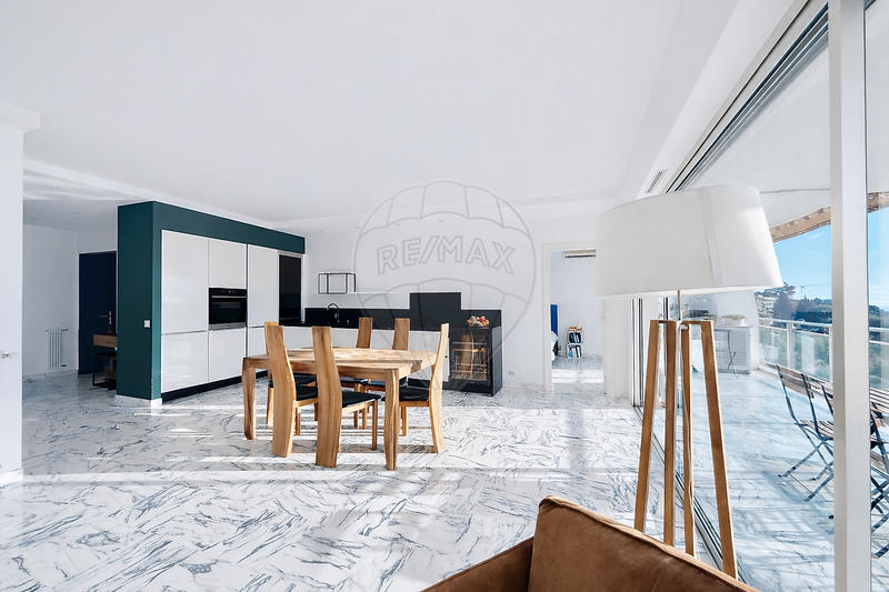 Appartement - 101 m² - 4 pièces