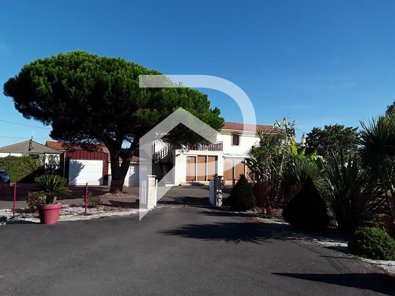 Maison - 235 m² - 9 pièces