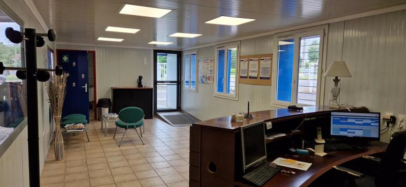 Local commercial - 270 m² - 3 pièces