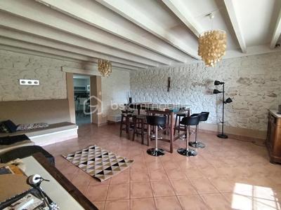 Maison traditionnelle - 330 m² - 11 pièces