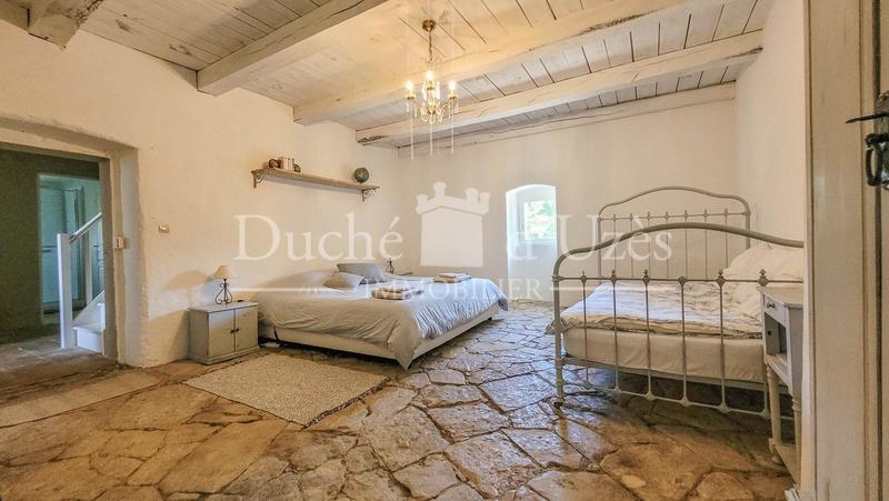 Maison - 215 m² - 7 pièces