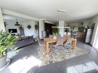 Maison - 160 m² - 5 pièces
