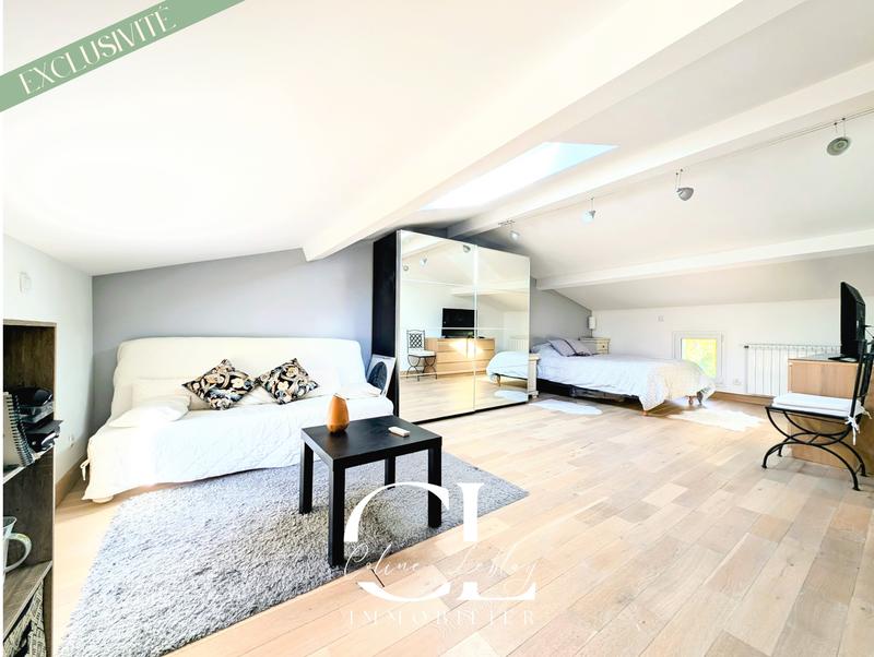 Maison - 219 m² - 6 pièces