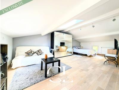 Maison - 219 m² - 6 pièces