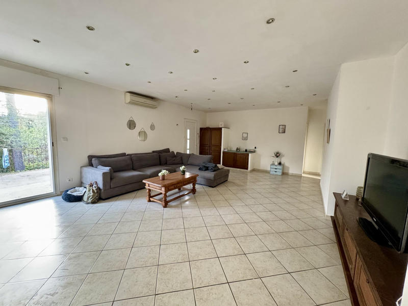 Villa - 182 m² - 6 pièces