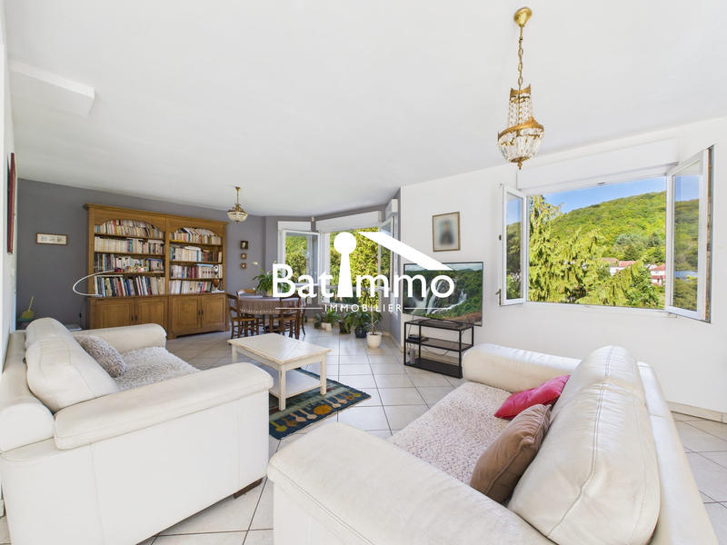 Maison - 211 m² - 7 pièces