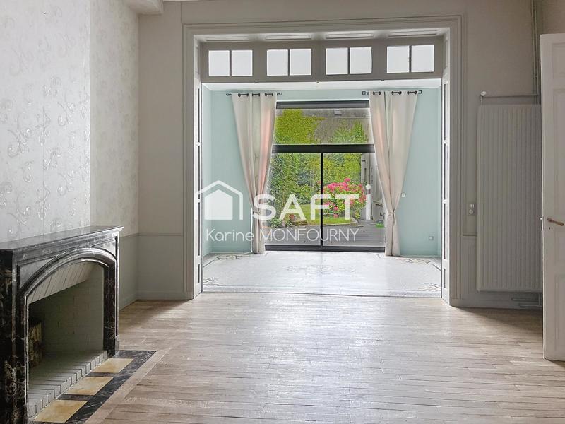 Maison - 330 m² - 8 pièces