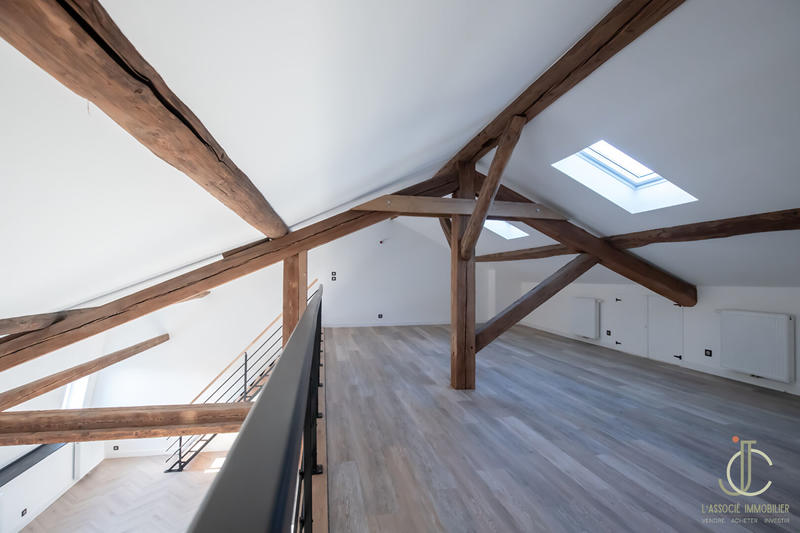 Appartement - 150 m² - 3 pièces