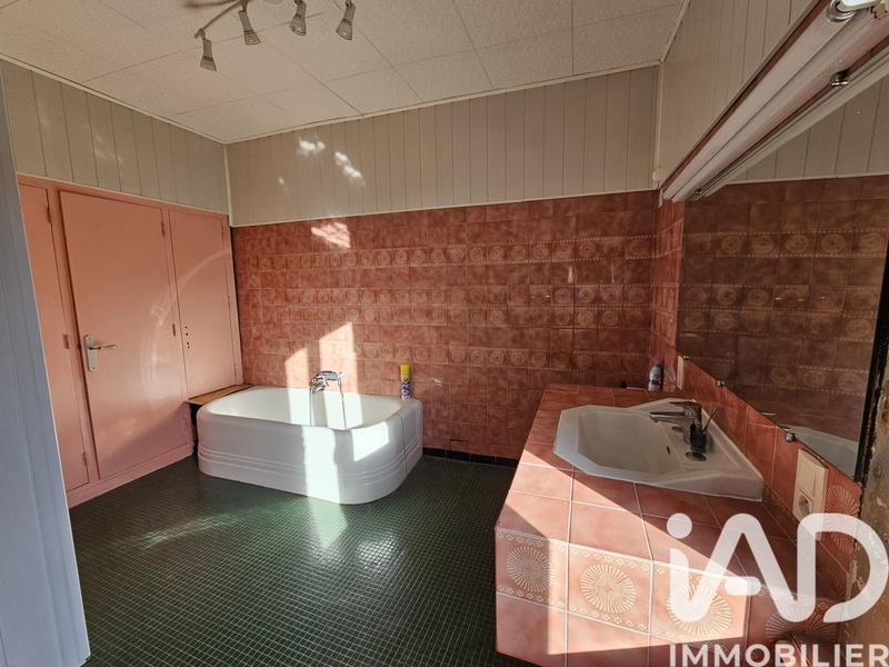 Maison - 220 m² - 10 pièces