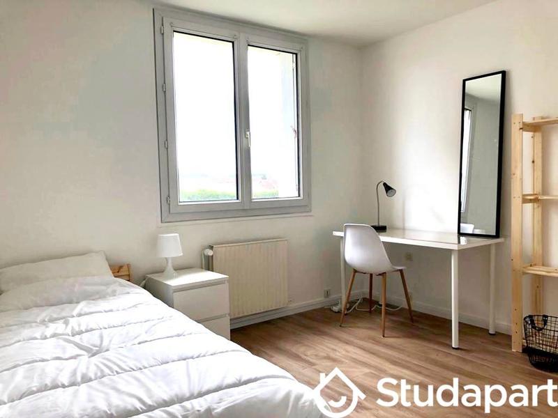 Chambre - 11 m² - 1 pièce