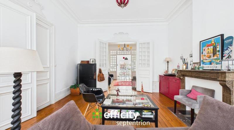 Maison - 228 m² - 9 pièces