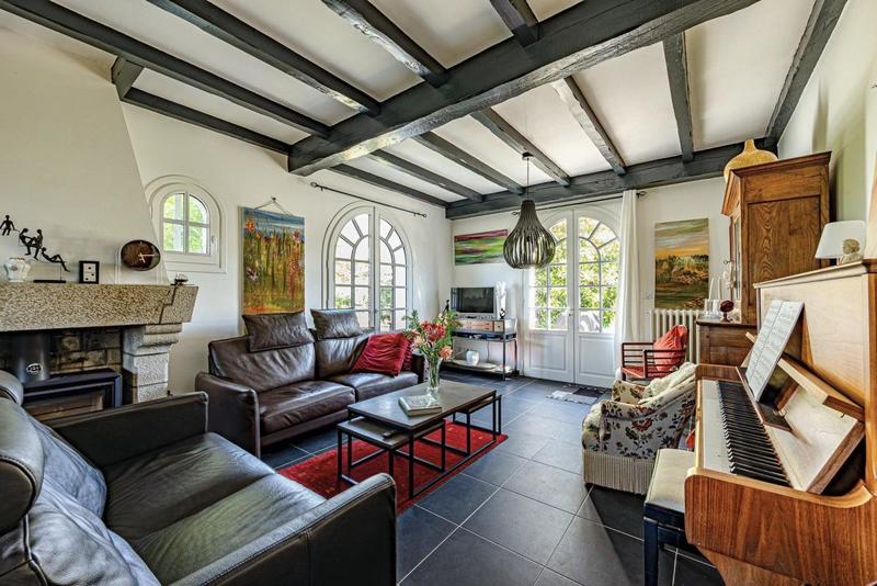 Maison - 182 m² - 9 pièces