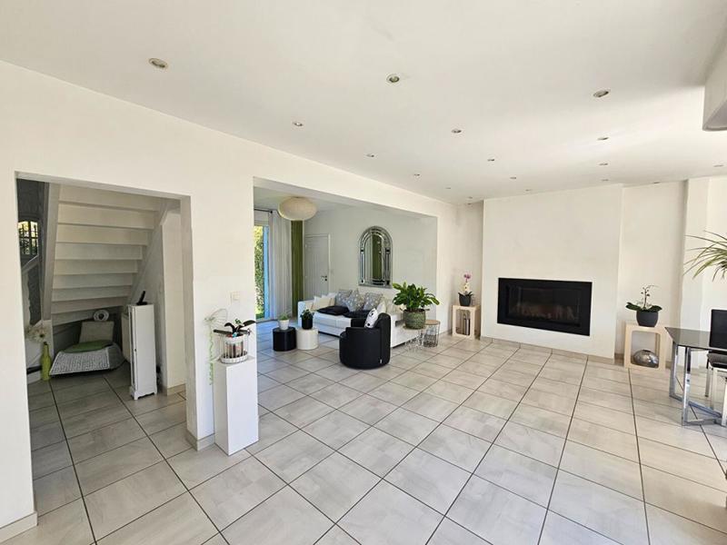 Maison - 185 m² - 6 pièces