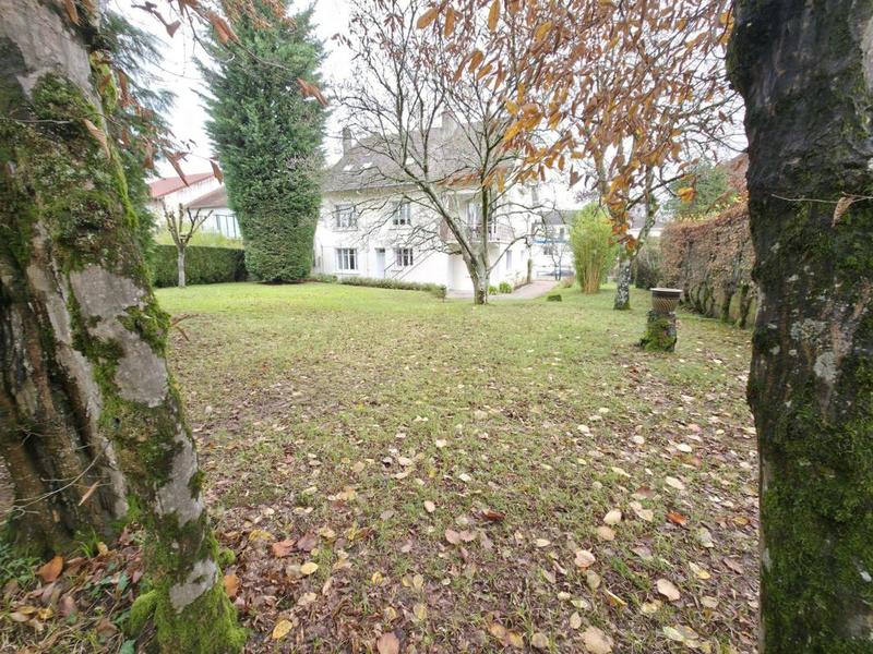 Maison - 280 m² - 9 pièces