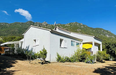 Villa - 154 m² - 6 pièces