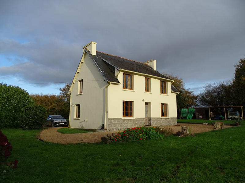 Maison - 90 m² - 5 pièces