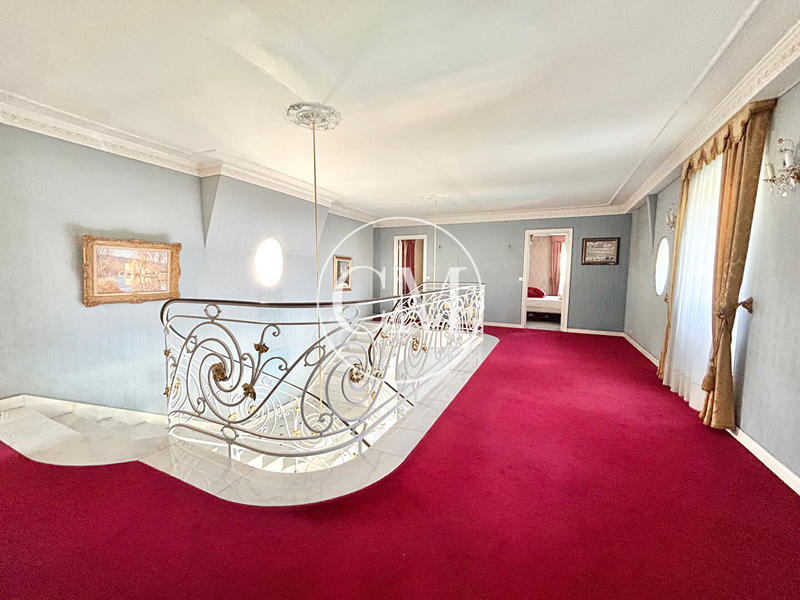 Maison - 174 m² - 6 pièces