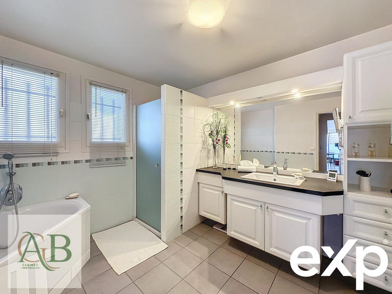 Maison - 159 m² - 5 pièces