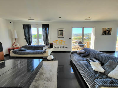 Maison - 210 m² - 4 pièces